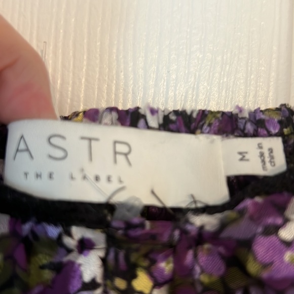 New ASTR Flowered long sleeve Mini Dress - Picture 5 of 8